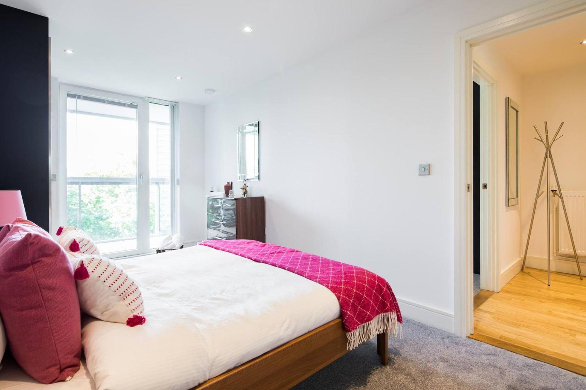 Wild Roses Serviced - Greenwich Appartement *